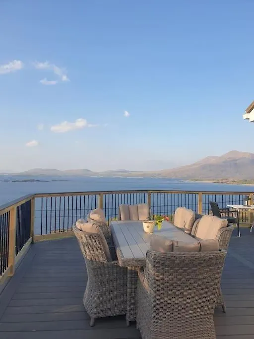 Tom Jacks, Coastal Views And Beach Walks Connemara Galway Holiday home